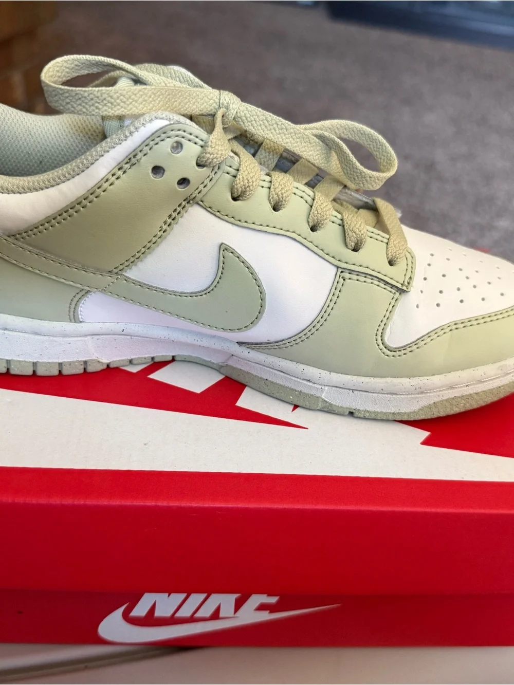 Nike Kids Low-Top Sneakers in Pale Green and White